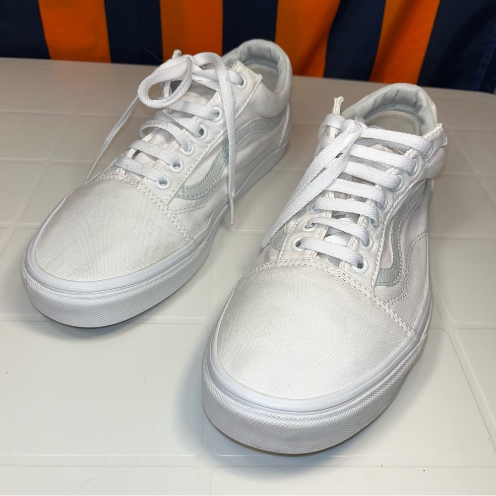 Vans off the wall Old Skool Women Size 12 men size 10.5 Sneakers Triple White